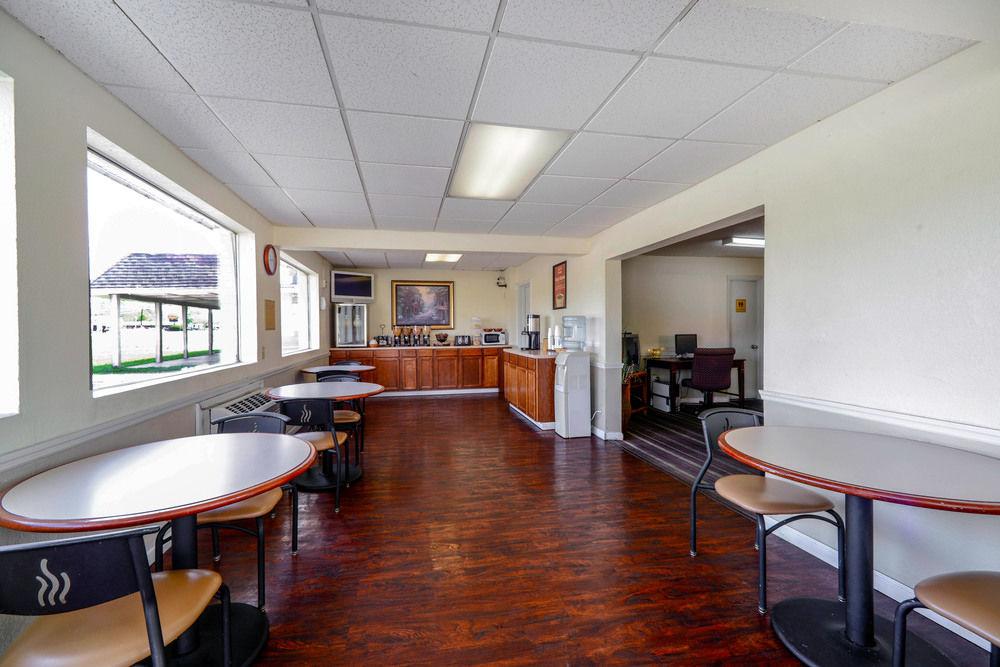 Econo Lodge Inn & Suites 카번데일 외부 사진