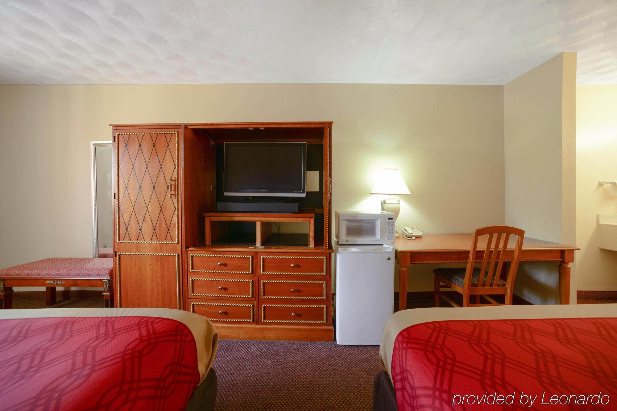 Econo Lodge Inn & Suites 카번데일 외부 사진
