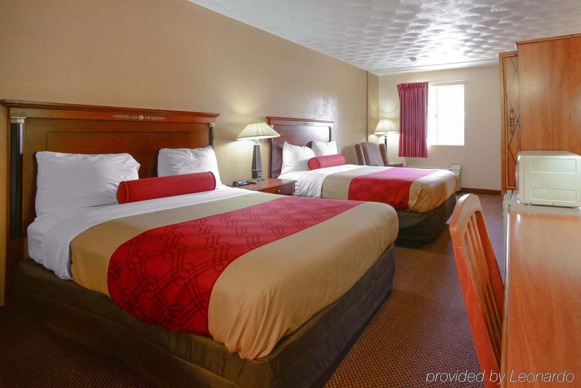 Econo Lodge Inn & Suites 카번데일 외부 사진