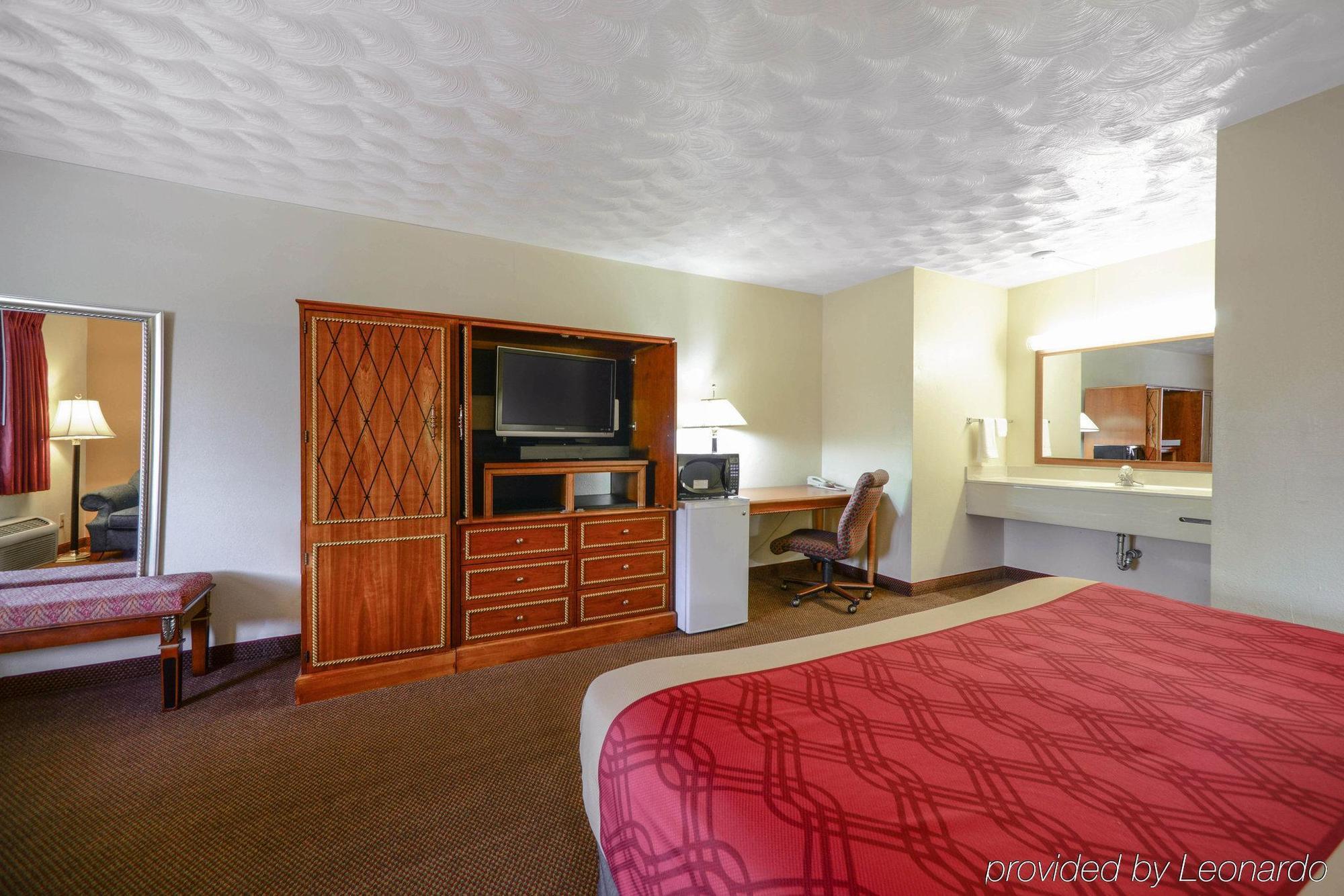 Econo Lodge Inn & Suites 카번데일 외부 사진