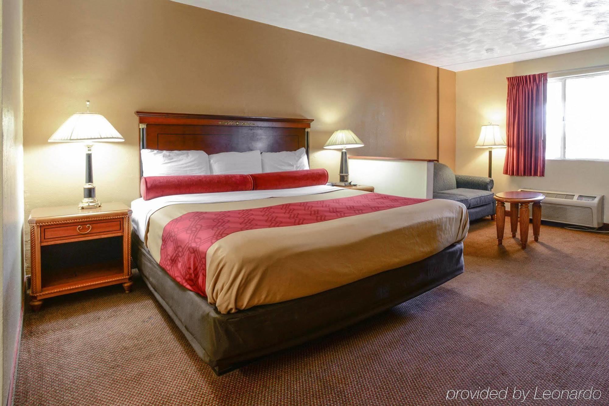 Econo Lodge Inn & Suites 카번데일 외부 사진