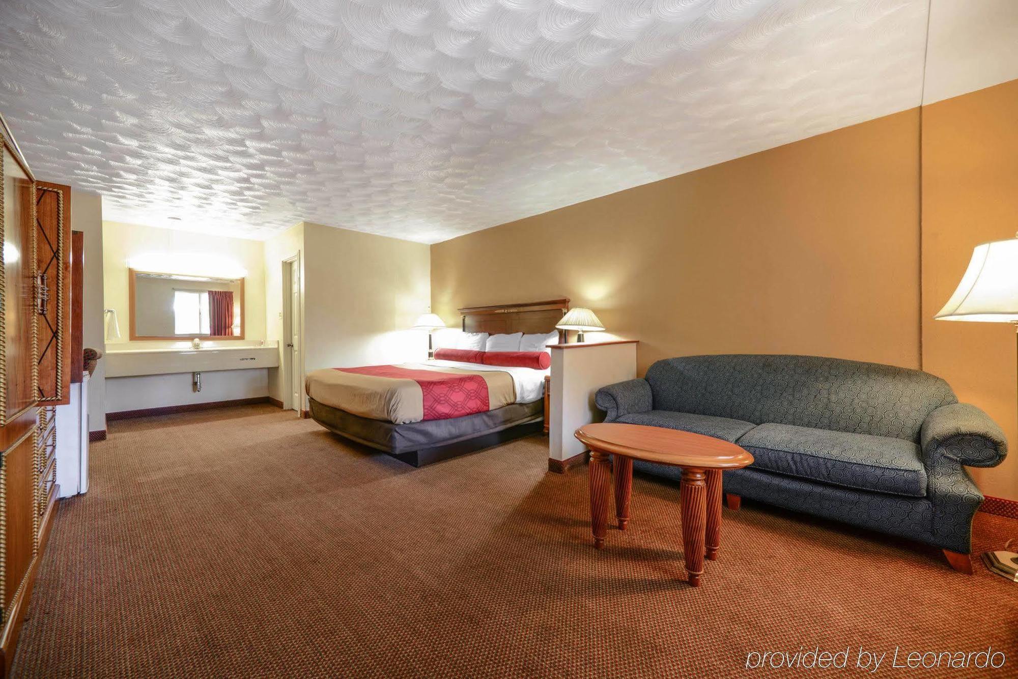 Econo Lodge Inn & Suites 카번데일 외부 사진