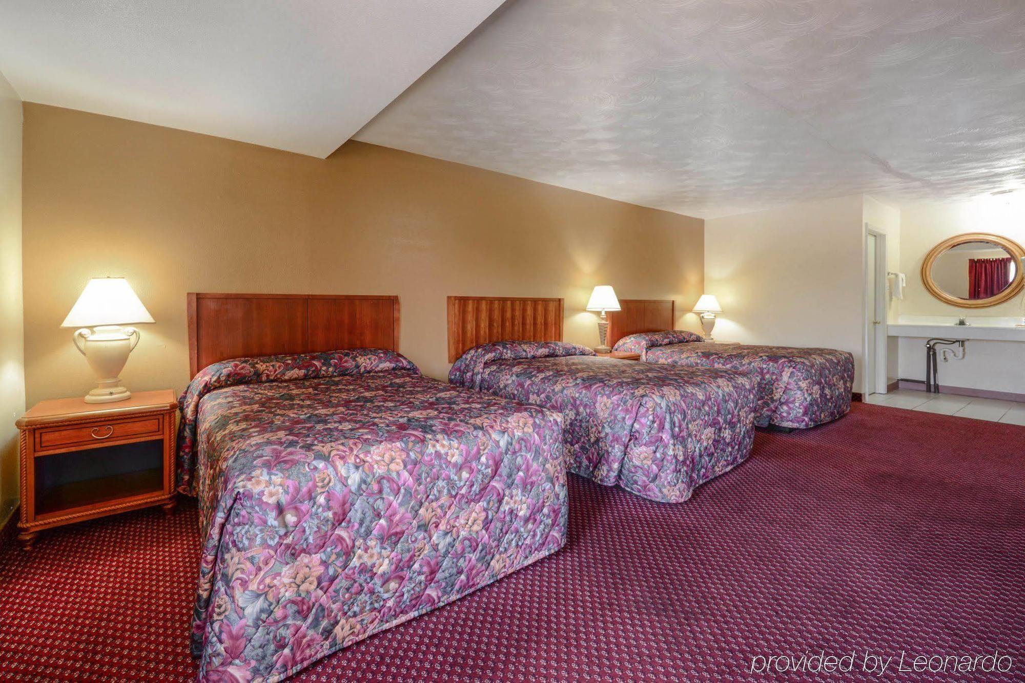 Econo Lodge Inn & Suites 카번데일 외부 사진