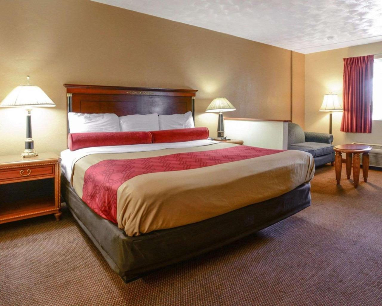 Econo Lodge Inn & Suites 카번데일 외부 사진