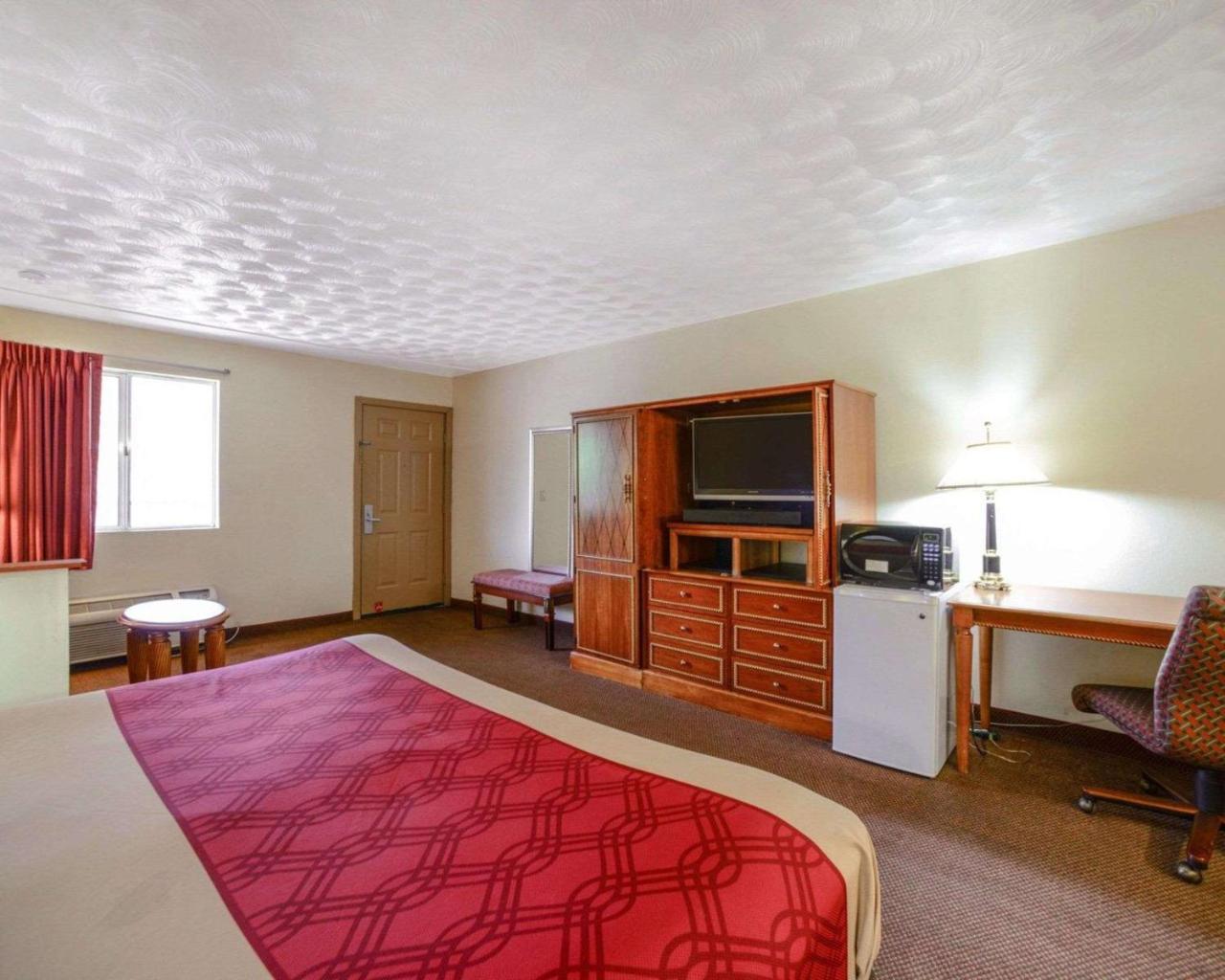 Econo Lodge Inn & Suites 카번데일 외부 사진